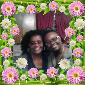 Meet your Posher, Flora